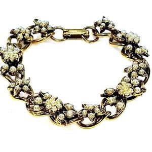 Vintage 1950s Faux Pearl Bracelet, Cluster Antiqued Gold Tone Chain, 7 Inches